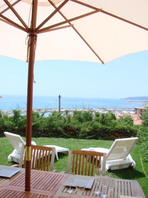 Cap Au Sud,Vue Panoramique Mer,Piscine マントン 部屋 写真