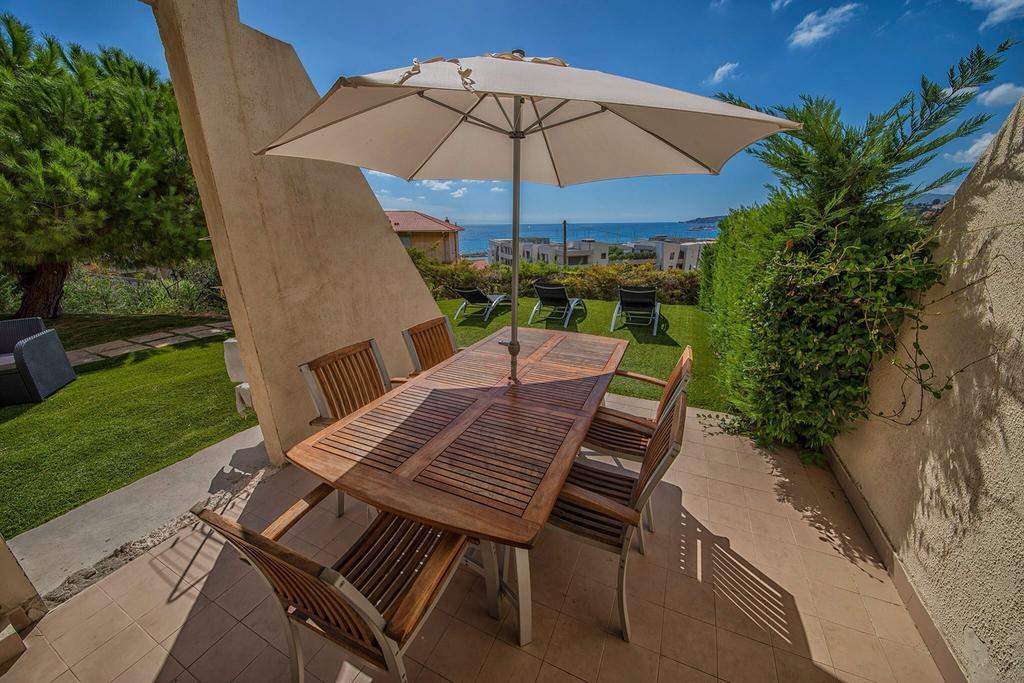 Cap Au Sud,Vue Panoramique Mer,Piscine マントン 部屋 写真