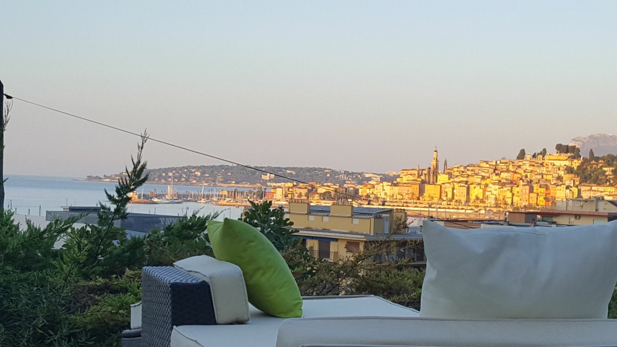 Cap Au Sud,Vue Panoramique Mer,Piscine マントン エクステリア 写真